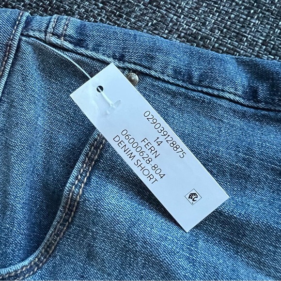 NWT Jessica Simpson Ladies Denim Short Size 14 - Picture 2 of 12